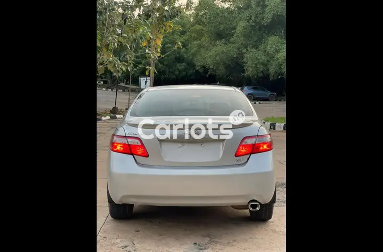 REGISTERED TOYOTA CAMRY XLE - 3/5