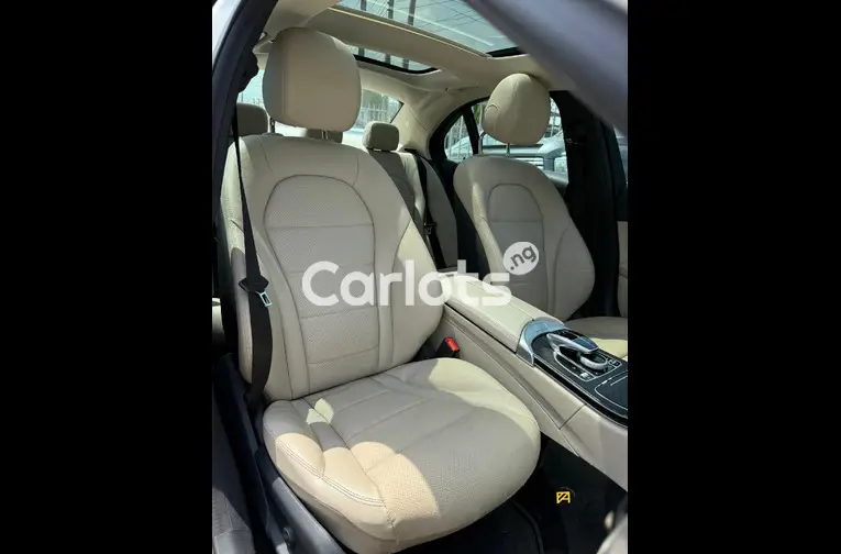 2016 Mercedes Benz C 300 4Matic - 3/5