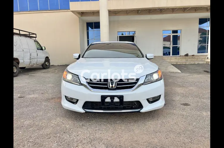 SUPER CLEAN 2015 HONDA ACCORD - 1/5