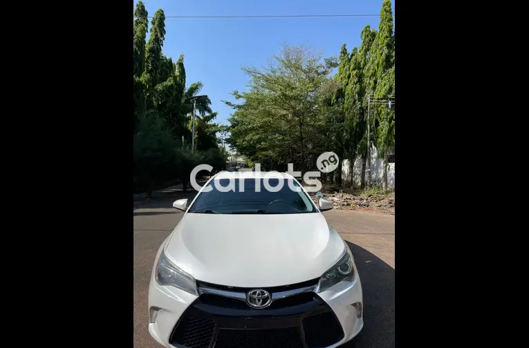Foreign used 2016 Toyota Camry for sale in Abuja, FCT - photo 1 of 5