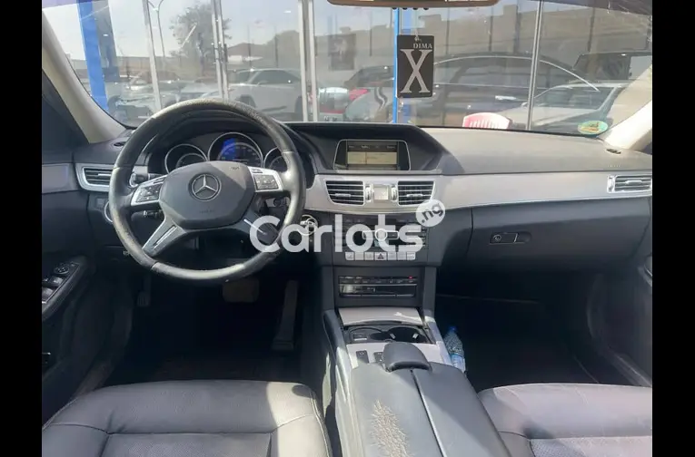 Foreign used 2015 Mercedes Benz E200 for sale in Abuja, FCT - photo 3 of 5