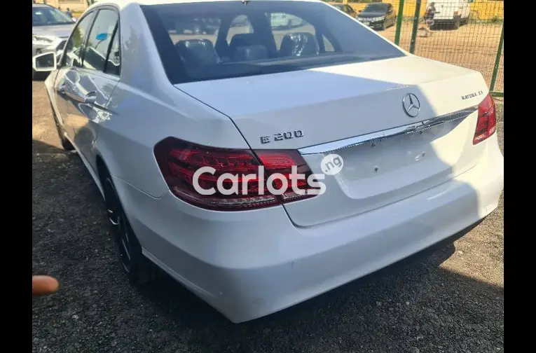 Foreign used 2015 Mercedes Benz E200 - 5/5