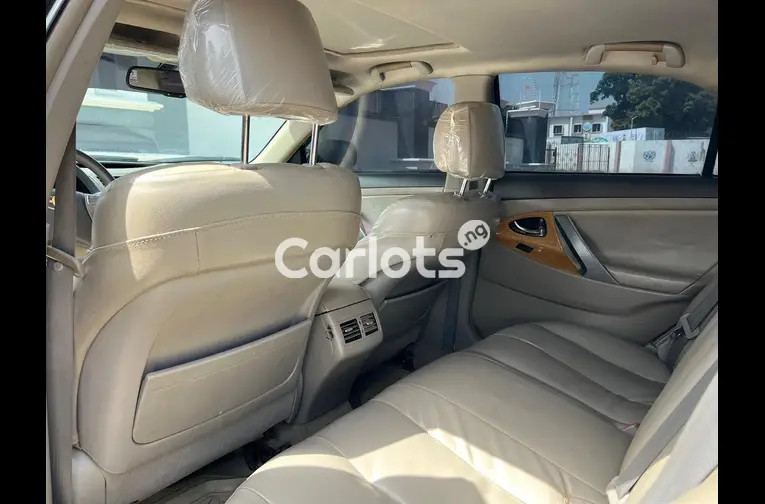 2009 KEYLESS TOYOTA CAMRY XLE V6 for sale in Kaduna - thumbnail 3