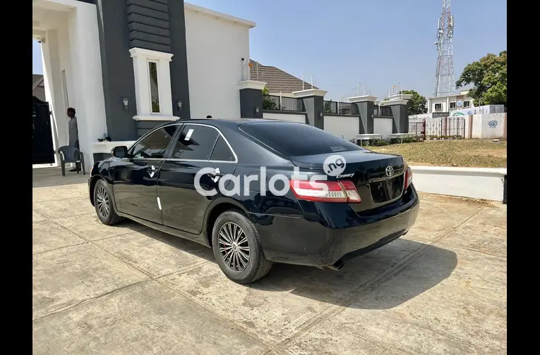2009 KEYLESS TOYOTA CAMRY XLE V6 for sale in Kaduna - thumbnail 4