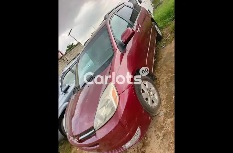 Pre-Owned 2005 Toyota Sienna - 1/5