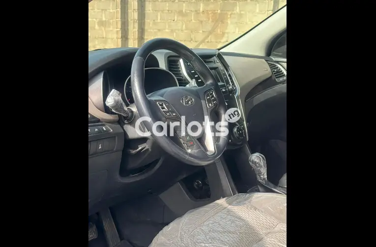 SUPER CLEAN 2015 HYUNDAI SANTAFE for sale in Kaduna, Kaduna - thumbnail 2