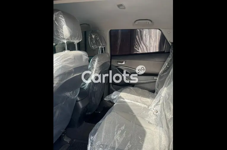 SUPER CLEAN 2015 HYUNDAI SANTAFE for sale in Kaduna, Kaduna - thumbnail 4