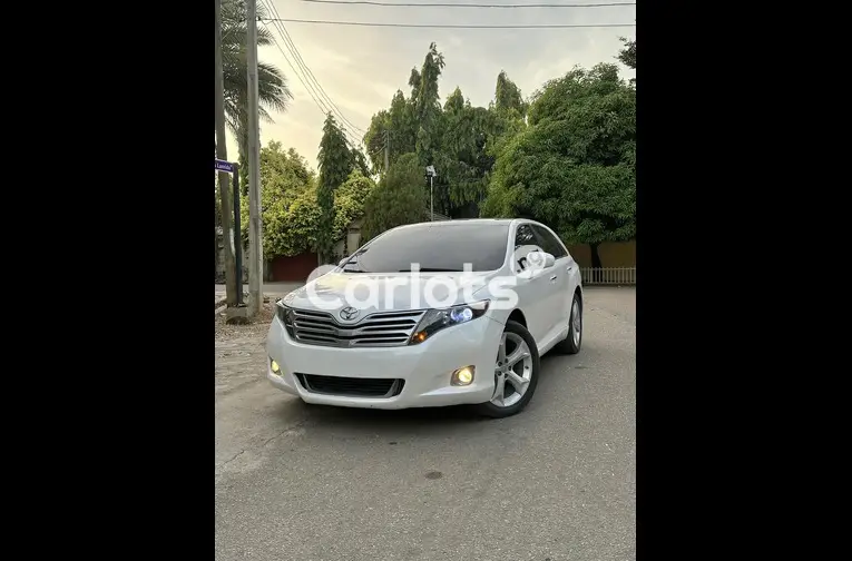 SUPER CLEAN 2010 KEYLESS TOYOTA VENZA