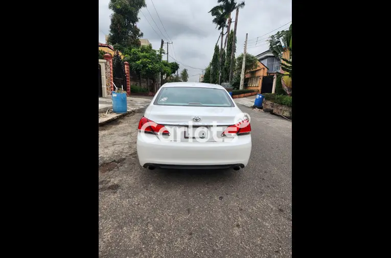 Foreign used Toyota Avalon 2011 limited edition - 4/5