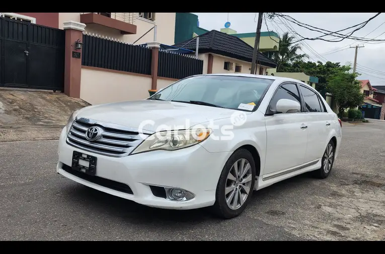 Foreign used Toyota Avalon 2011 limited edition - 1/5