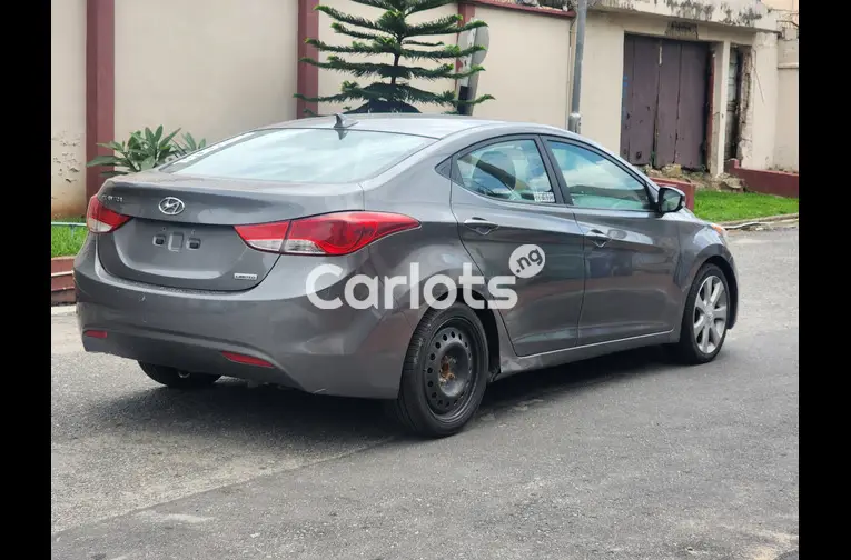 Foreign used 2013 Hyundai ELANTRA full option - 4/5