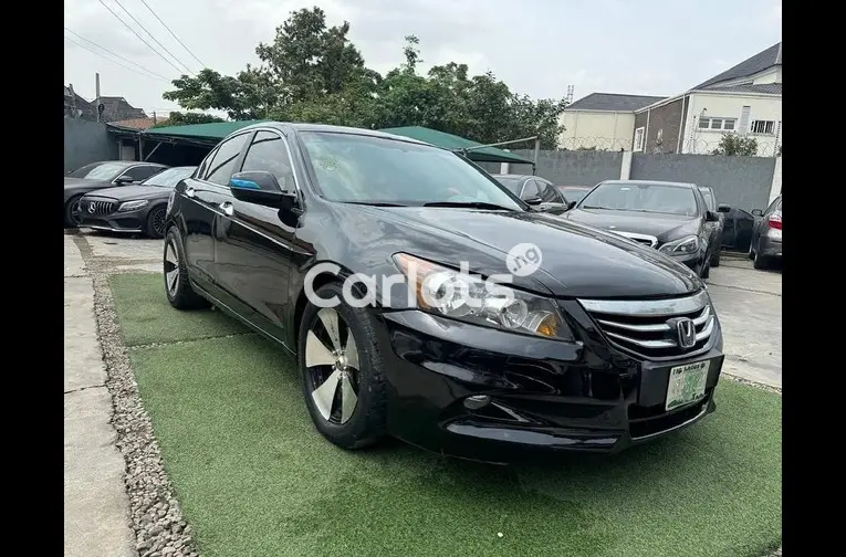 Pre-owned 2008 Honda Accord Upgraded to 2012 - 1/5