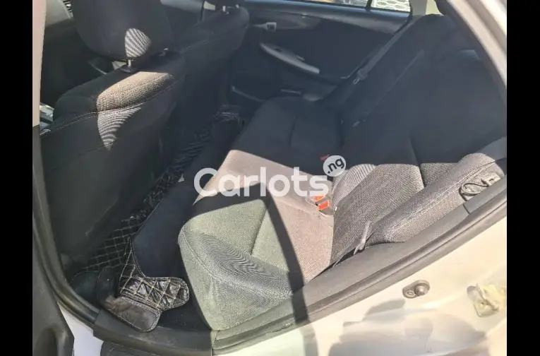 Super clean 2013 Toyota Corolla nigeria used for sale in Abuja, FCT - photo 3 of 5
