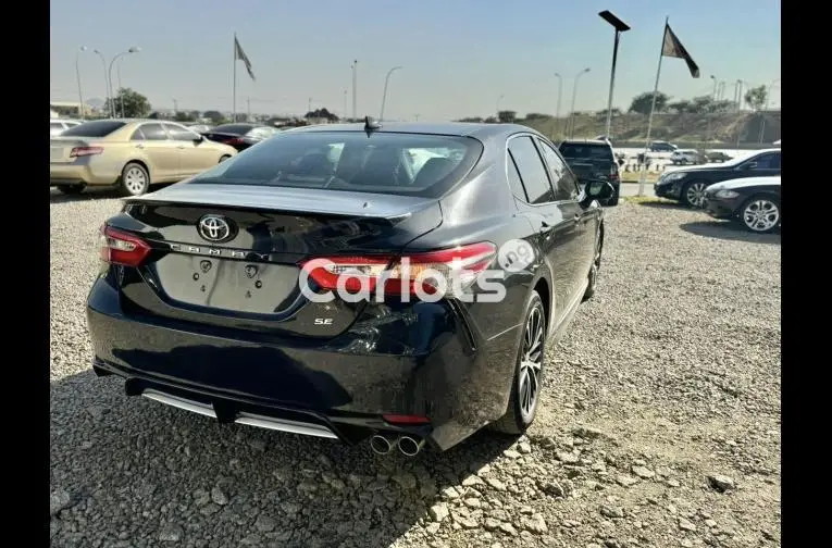 FOREIGN USED 2020 TOYOTA CAMRY SE - 4/5