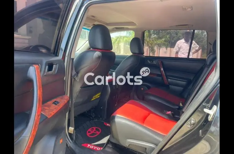 2013 UPGRADED TOYOTA HIGHLANDER for sale in Kaduna, Kaduna - photo 3 of 5