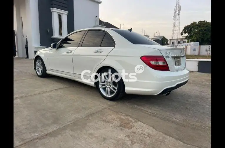 2012 MERCEDES BENZ C250 FOUR CYLINDERS - 4/5