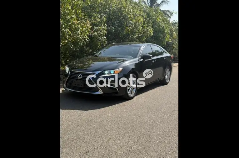 SUPER CLEAN 2013 LEXUS ES350