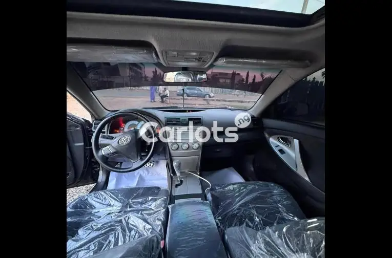 SUPER CLEAN 2011 TOYOTA CAMRY SE for sale in Kaduna - photo 3 of 5