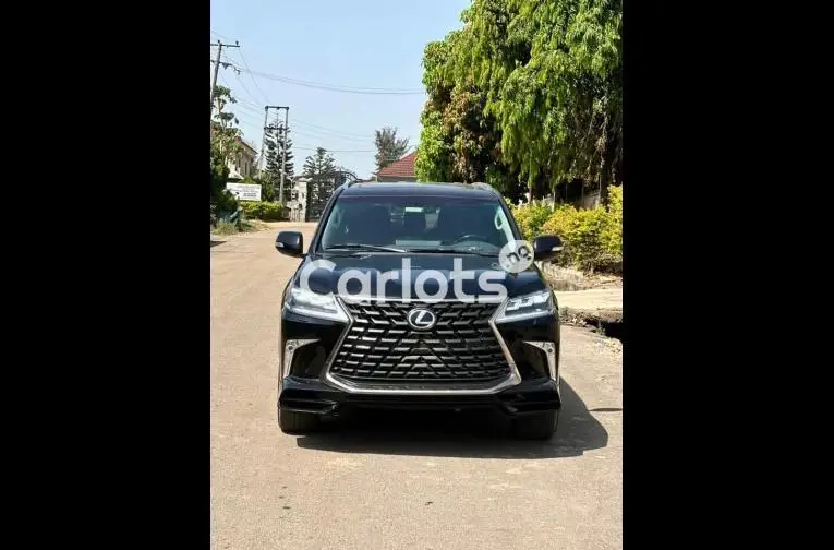 SUPER CLEAN 2021 UPGRADED LEXUS LX570 - 2/5