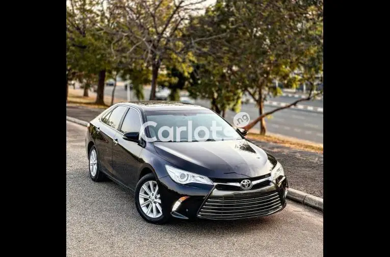 FOREIGN USED 2016 TOYOTA CAMRY V6 - 2/5