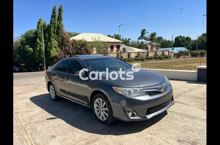 FOREIGN USED 2014 KEYLESS TOYOTA CAMRY XLE for sale in Kaduna, Kaduna - photo 2 of 5