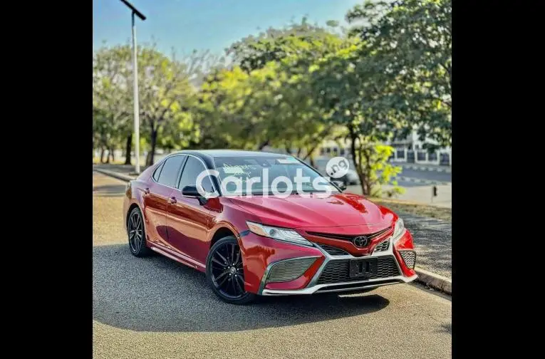 FOREIGN USED 2022 TOYOTA CAMRY XSE - 1/5