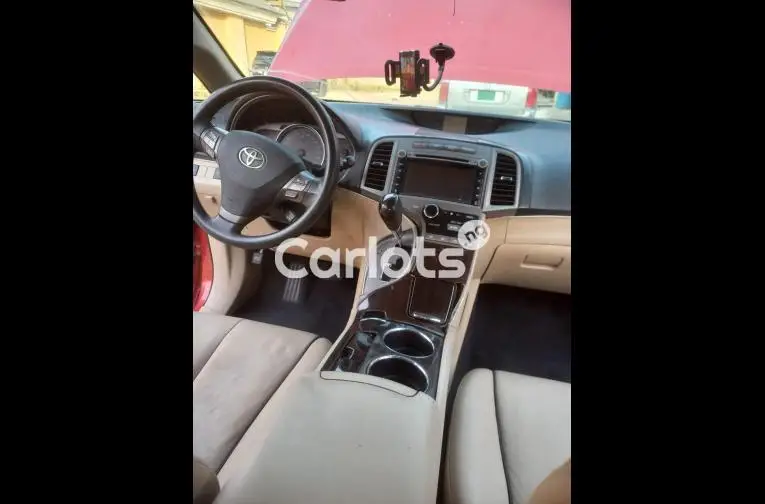 Pre-Owned 2011 Toyota VENZA AWD V6 for sale in Lagos, Lagos - photo 2 of 5