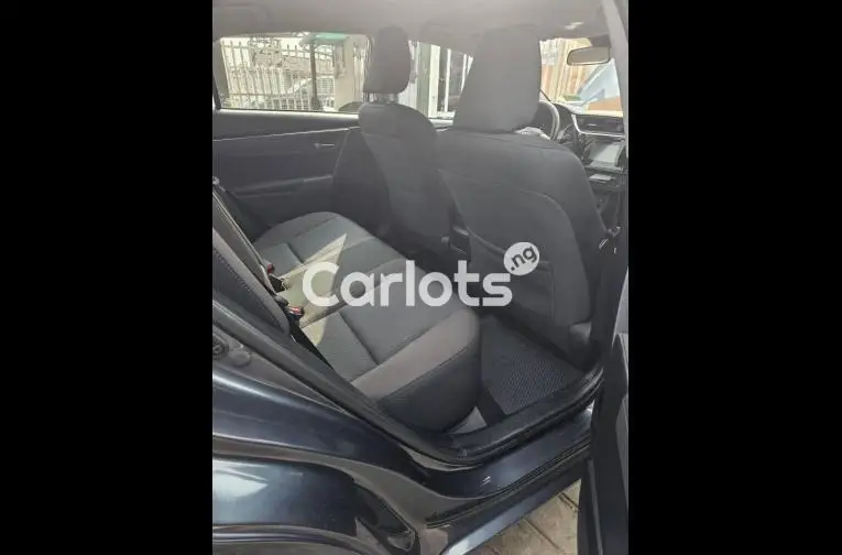 New Entry Foreign Used 2018 Toyota Corolla LE for sale in Surulere, Lagos - thumbnail 3
