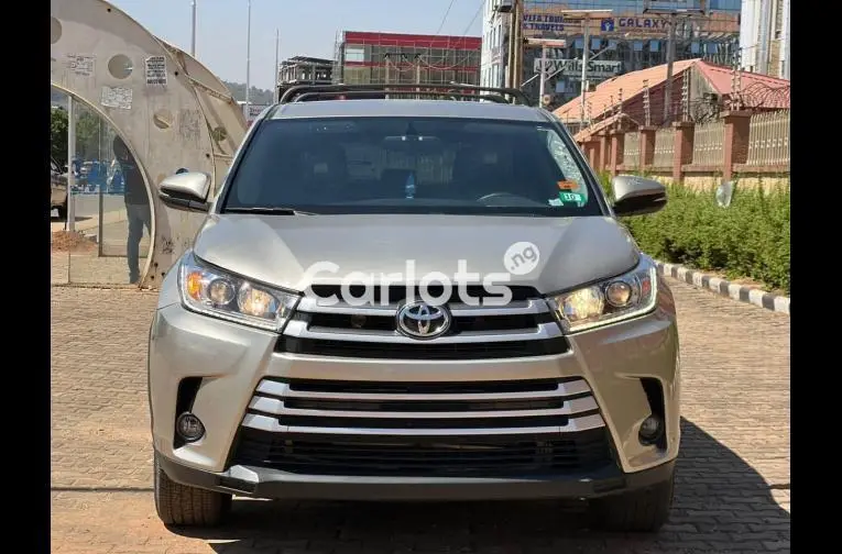 FOREIGN USED 2016 TOYOTA HIGHLANDER LE - 1/5