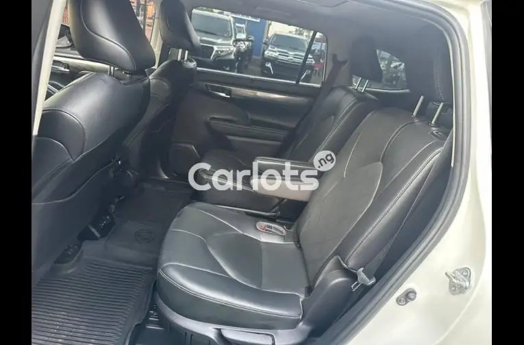 2022 Toyota Highlander PLATINUM for sale in Abuja, FCT - photo 4 of 5
