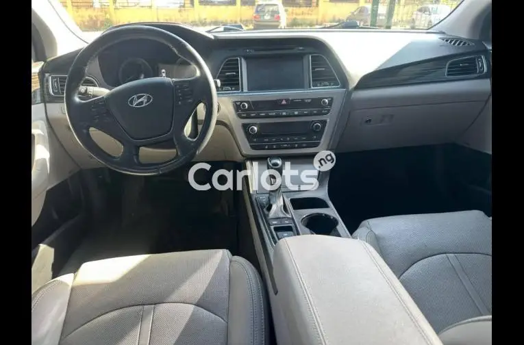 2016 Hyundai Sonata Limited foreign - 3/5