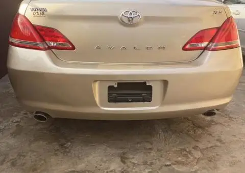 Very Sharp Tokunbo 2006 Toyota Avalon XLS (Full Options) - 2/5