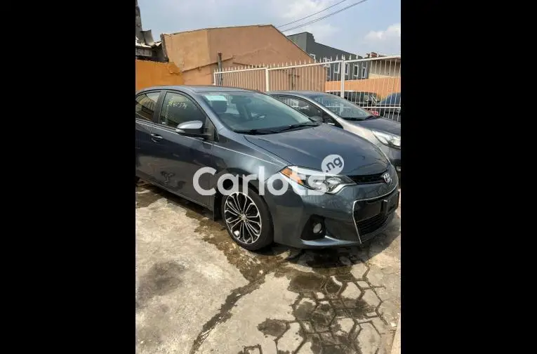 New Entry Foreign Used 2013 Toyota Corolla Sports - 1/5