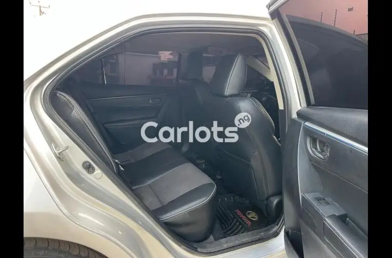 SUPER CLEAN 2018 UPGRADED TOYOTA COROLLA S for sale in Kaduna, Kaduna - photo 3 of 5