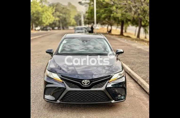 FOREIGN USED 2021 TOYOTA CAMRY XSE - 2/5