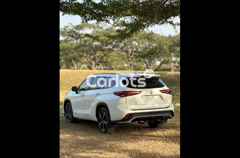 DISTRESS SALE 2022 TOYOTA HIGHLANDER - 4/5