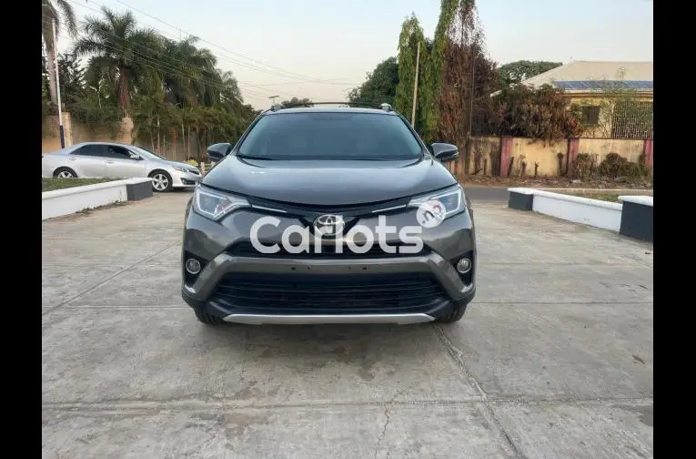 SUPER CLEAN 2018 UPGRADED TOYOTA RAV4 for sale in Kaduna, Kaduna - photo 1 of 5