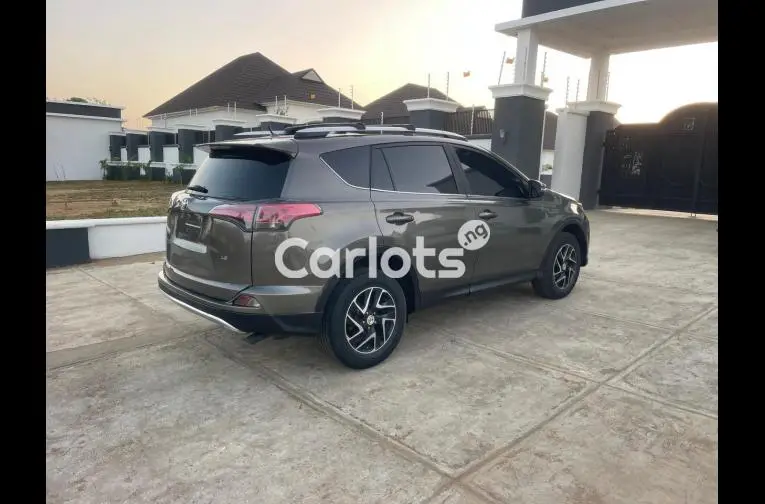 SUPER CLEAN 2018 UPGRADED TOYOTA RAV4 for sale in Kaduna, Kaduna - photo 5 of 5