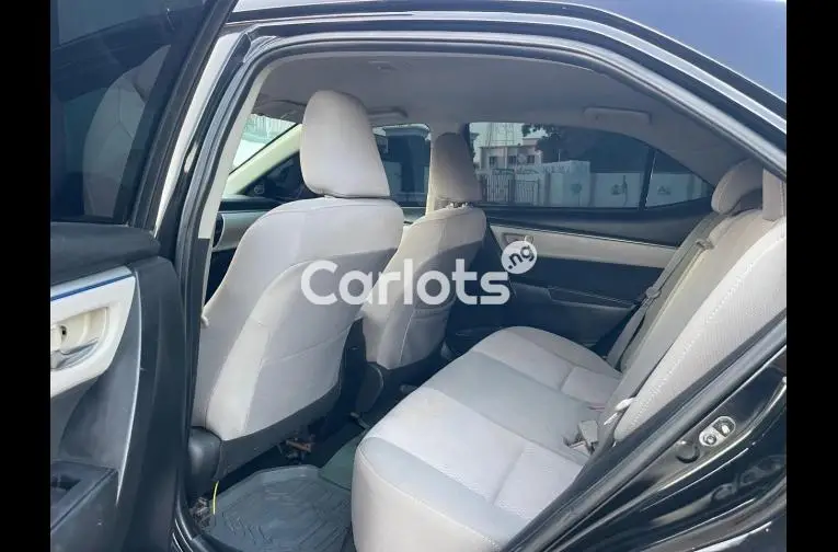 SUPER CLEAN 2015 TOYOTA COROLLA LE for sale in Kaduna, Kaduna - photo 3 of 5