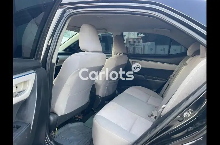 SUPER CLEAN 2015 TOYOTA COROLLA LE for sale in Kaduna, Kaduna - thumbnail 3