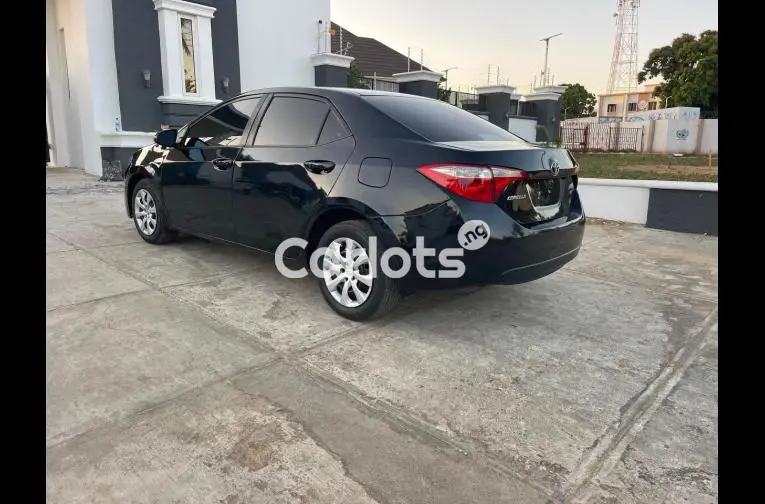 SUPER CLEAN 2015 TOYOTA COROLLA LE for sale in Kaduna, Kaduna - photo 4 of 5