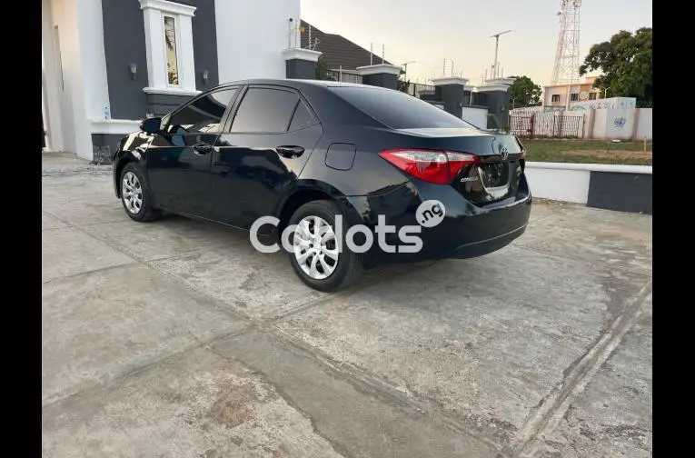 SUPER CLEAN 2015 TOYOTA COROLLA LE for sale in Kaduna, Kaduna - thumbnail 4
