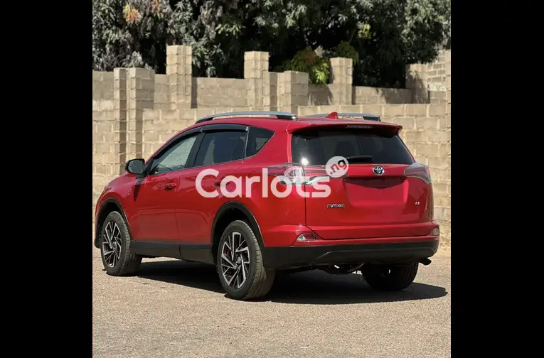 FOREIGN USED 2017 TOYOTA RAV4 LE for sale in Kaduna, Kaduna - photo 4 of 5