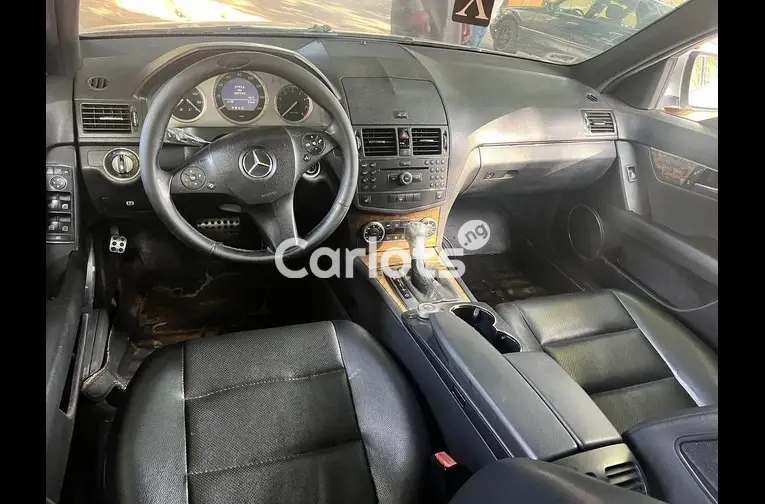 2014 UPGRADED MERCEDES BENZ C300 - 2/5