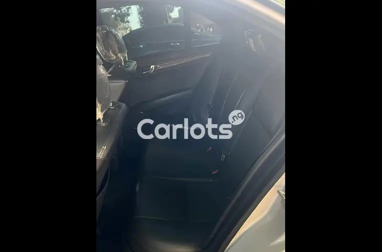 2014 UPGRADED MERCEDES BENZ C300 for sale in Kaduna - thumbnail 3