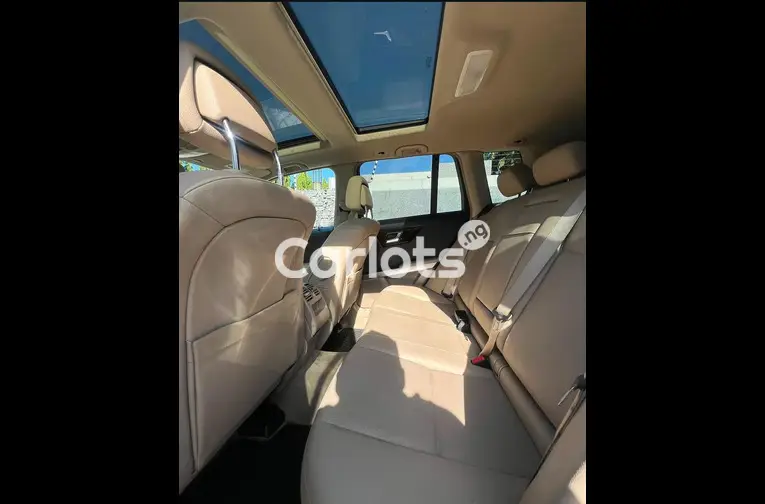 Used  2011 GLK350 Mercedes-Benz  Fullest option for sale in Abuja, FCT - thumbnail 3