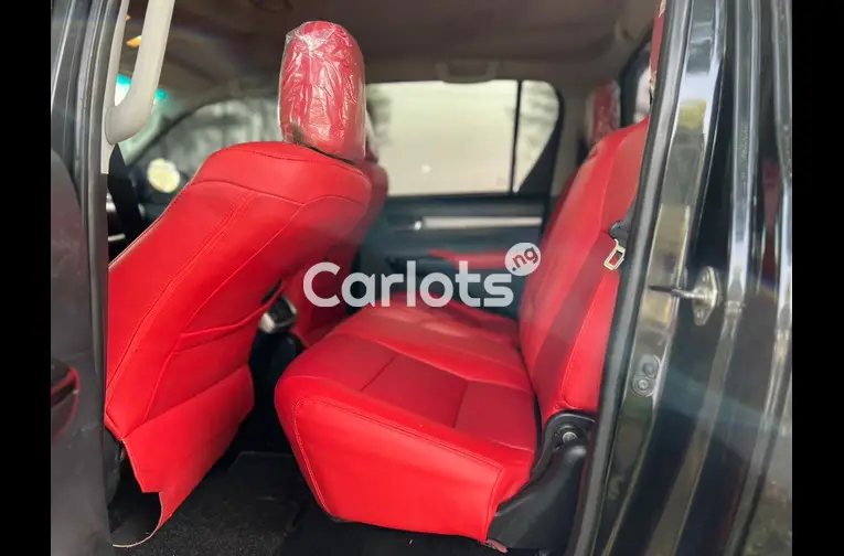Toyota Hilux 2022, automatic transmission for sale in Abuja, FCT - photo 2 of 5