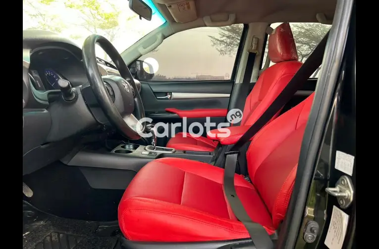 Toyota Hilux 2022, automatic transmission for sale in Abuja, FCT - photo 3 of 5