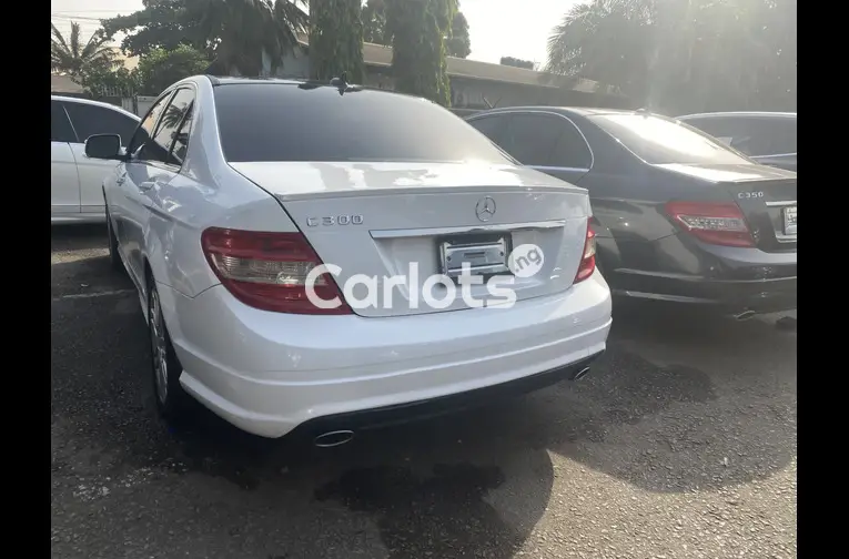 Foreign Used 2009 Mercedes Benz C300 - 4/5