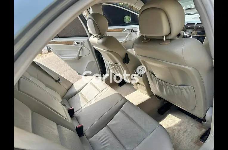 FOREIGN USED FIRST BODY 2007 MERCEDES BENZ C230 for sale in Kaduna - photo 4 of 5